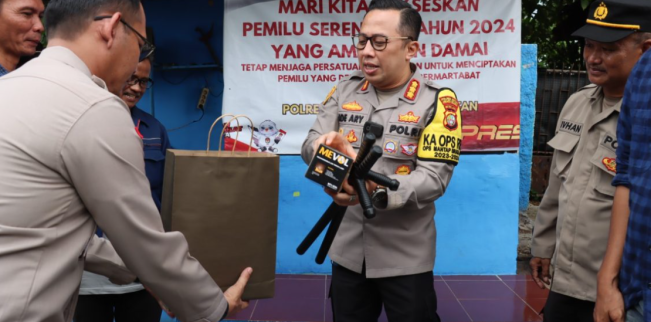 Kombes Ade Ary Syam Indradi saat menjabat Kapolres Metro Jakarta Selatan. [Dok. Polri]